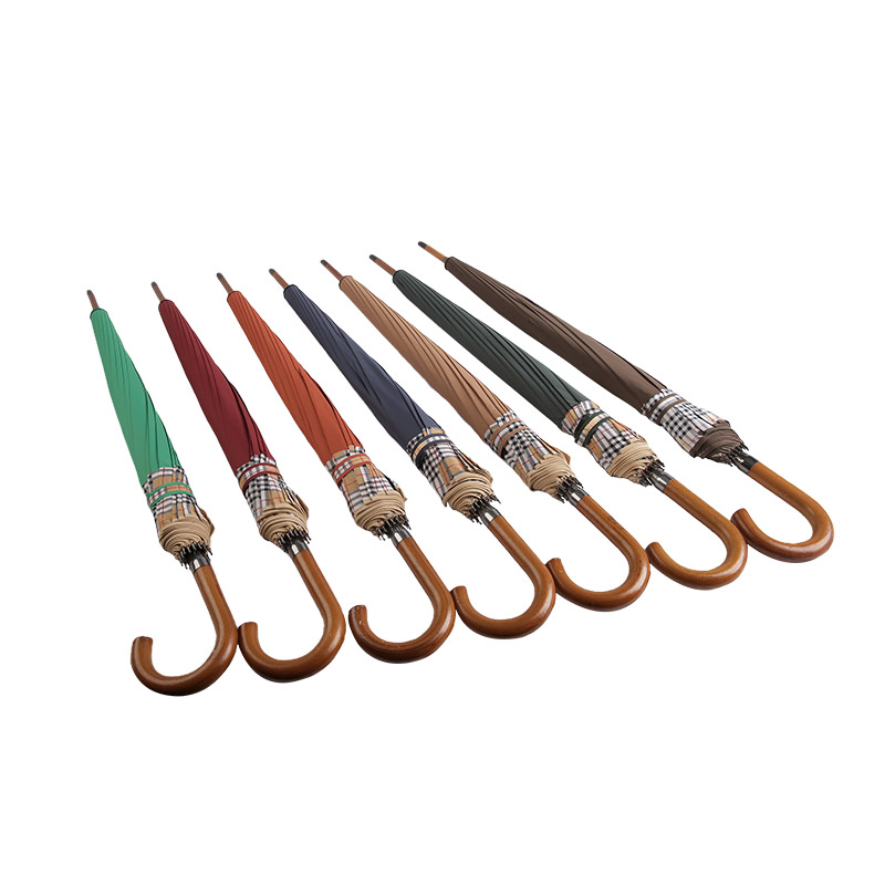 Usklađivanje između smeđeg i kariranog Pongee ravnog kišobrana-0E6B0402